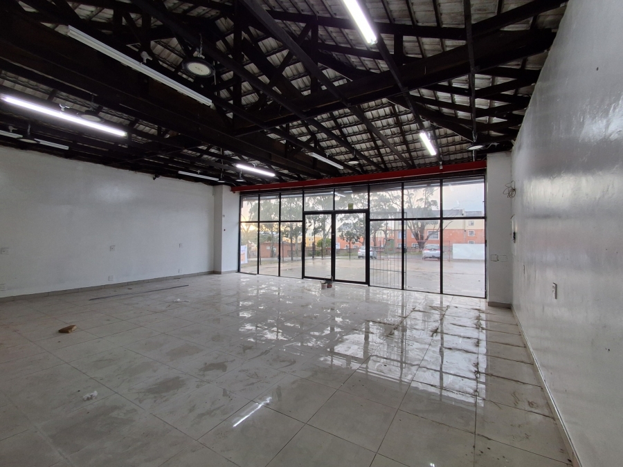 To Let Commercial Property for Rent in Amalinda Eastern Cape